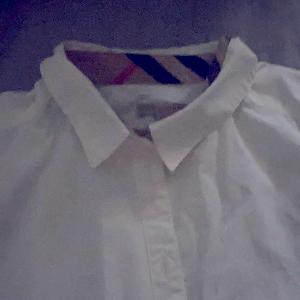 White Burberry button down I’n good condition